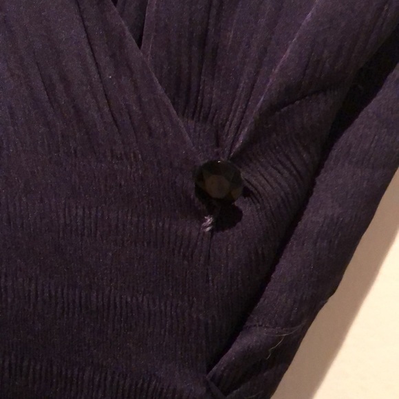 Purple wrap dress with feminine details - Picture 4 of 8